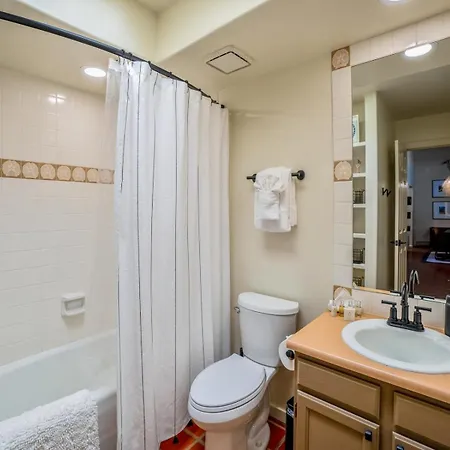 Hotel A Raven's Jewel Santa Fe